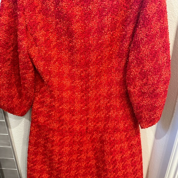 Red, Tweed Oscar de la Renta party dress. - Picture 4 of 6
